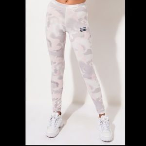 ⭐️HP⭐️ Camo Adidas Leggings